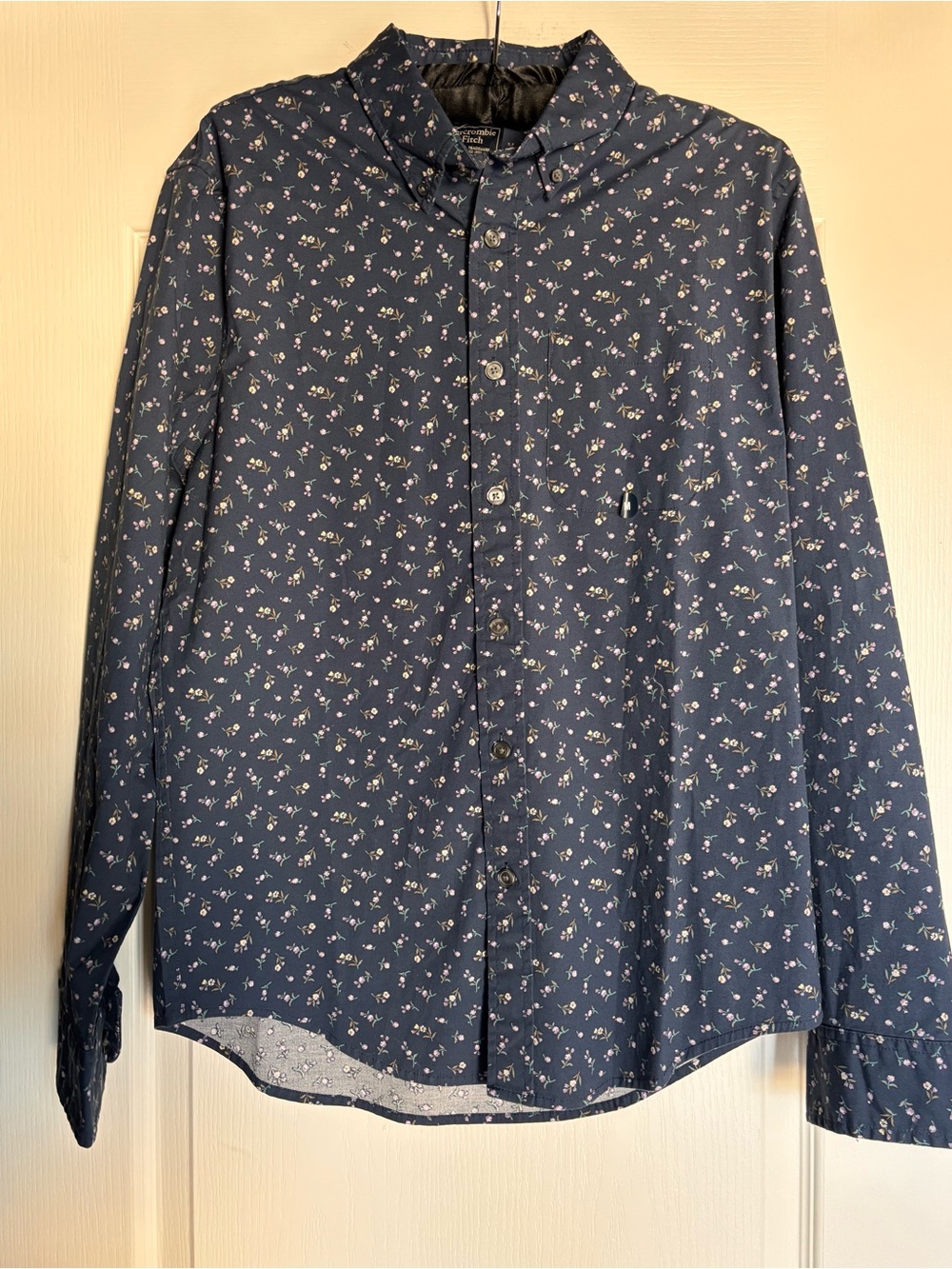 Abercrombie & Fitch Dark Blue Floral Button Down Shirt Medium NEW